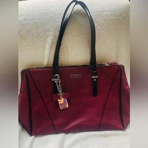 Guess los angeles purse. Used